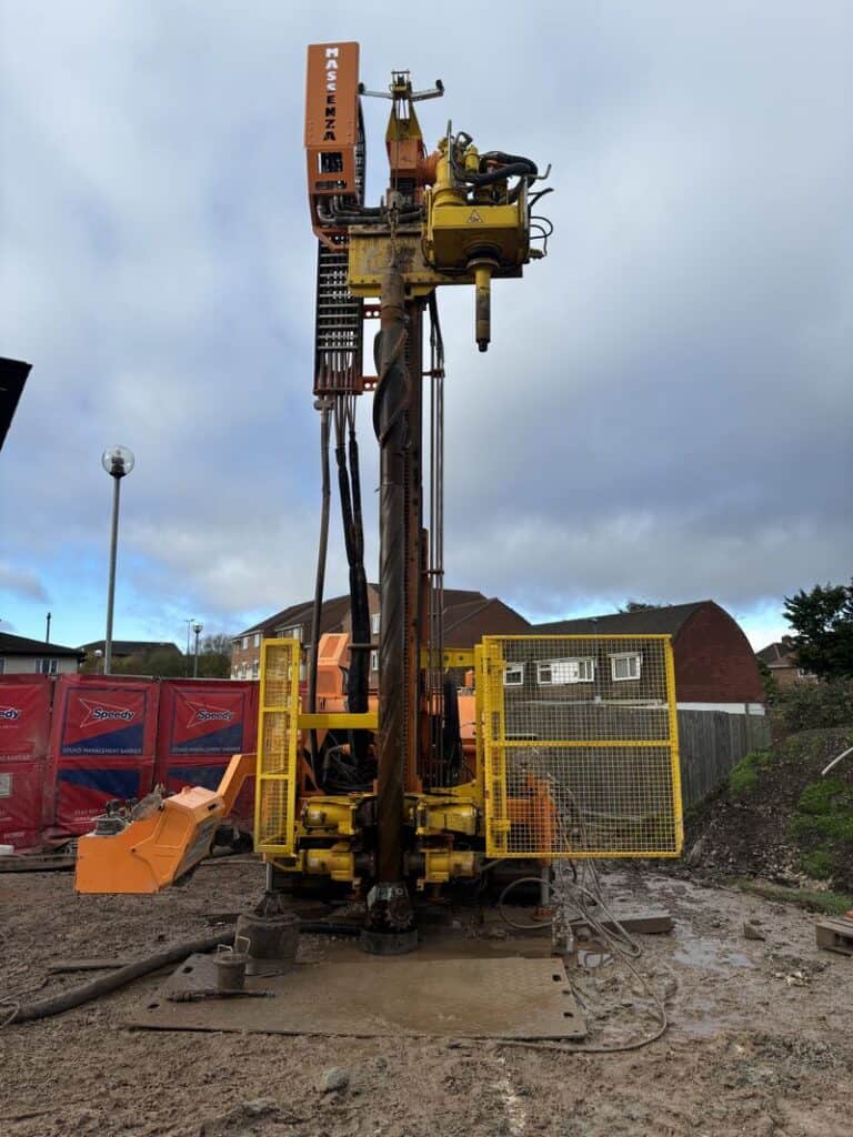 2613_2614 Mi15 foreuse Massenza drilling rigs chantier Hartlepool