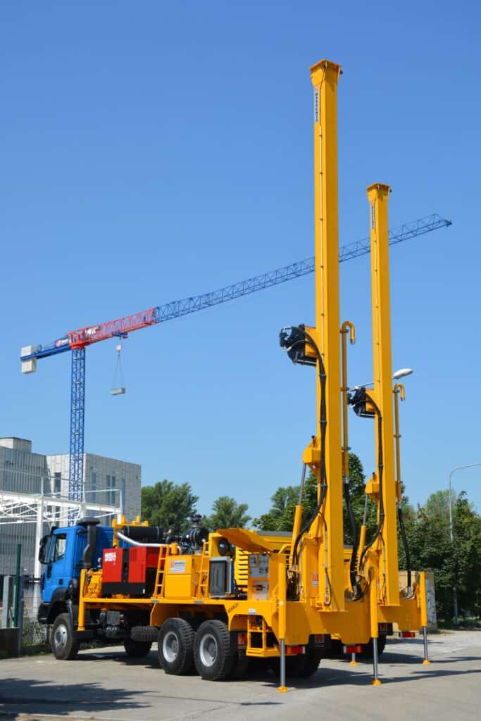 2701_2702 Massenza Drilling Rigs Machine de service et rehabilitation puits d'eau - MSR