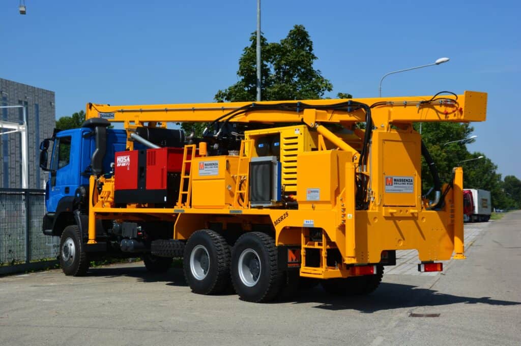 2701_2702 Massenza Drilling Rigs Machine de service et rehabilitation puits d'eau - MSR