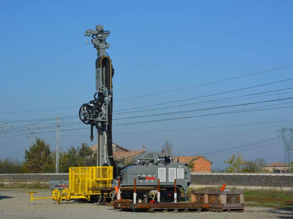 VIDEO - Machines de forage de puits d'eau micropieux MM4